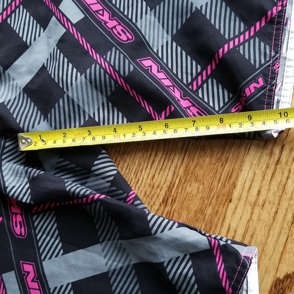 (30) Skin Industries Men's Board Shorts l Large Plaid Print Swim Surf Pool - Picture 4 of 10